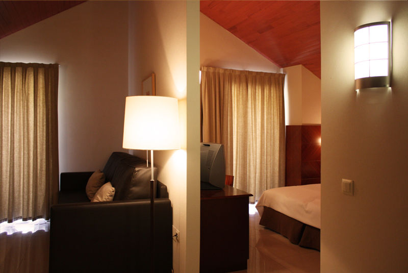 Hotel Mu La Cortinada Extérieur photo