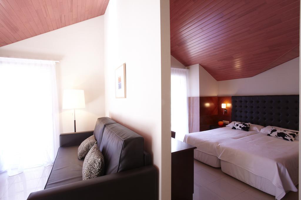 Hotel Mu La Cortinada Extérieur photo