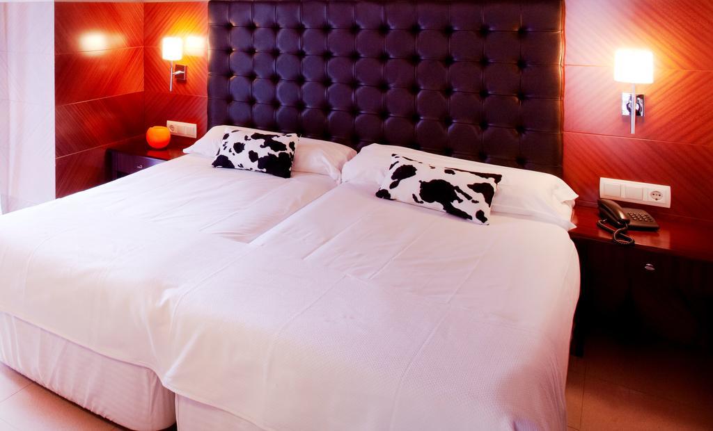 Hotel Mu La Cortinada Extérieur photo