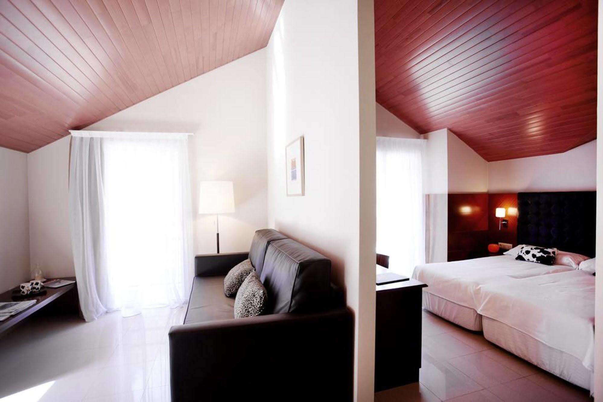 Hotel Mu La Cortinada Chambre photo