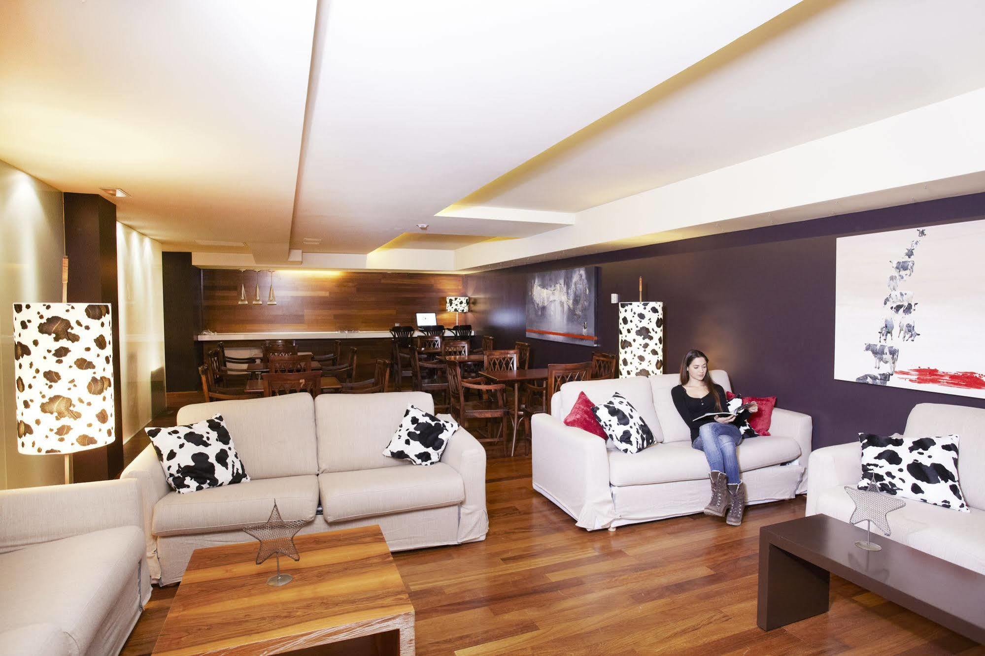 Hotel Mu La Cortinada Extérieur photo