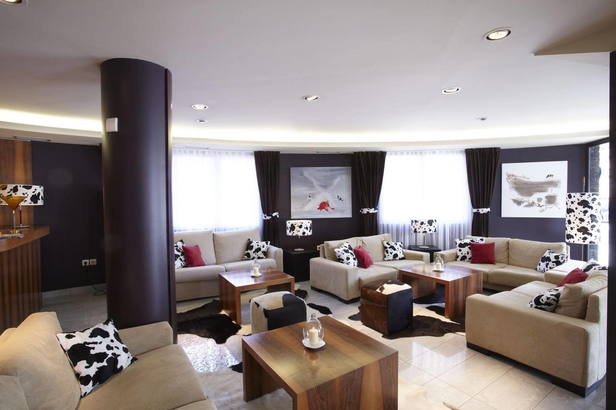 Hotel Mu La Cortinada Extérieur photo